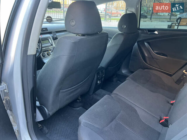 Серый Фольксваген Пассат, объемом двигателя 2 л и пробегом 240 тыс. км за 5350 $, фото 18 на Automoto.ua