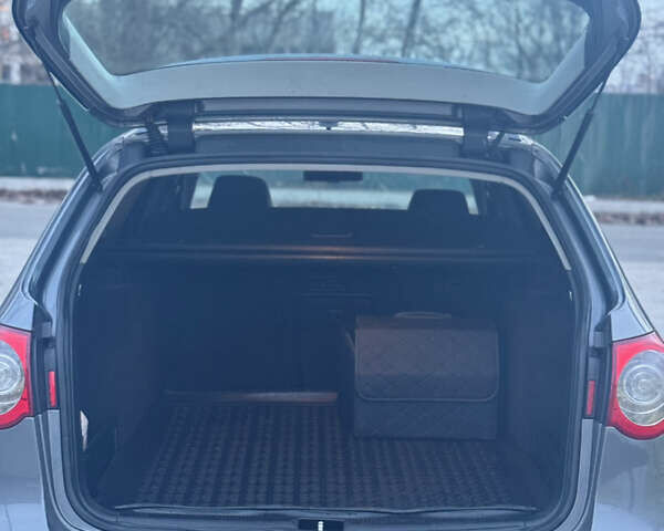 Серый Фольксваген Пассат, объемом двигателя 2 л и пробегом 300 тыс. км за 6500 $, фото 8 на Automoto.ua