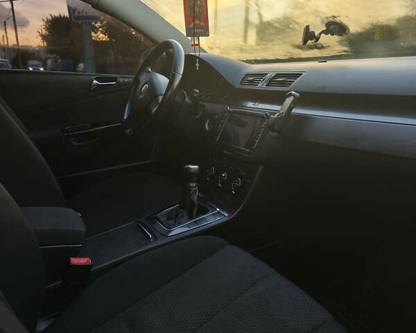 Сірий Фольксваген Пассат, об'ємом двигуна 1.6 л та пробігом 222 тис. км за 5000 $, фото 16 на Automoto.ua