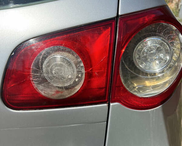 Сірий Фольксваген Пассат, об'ємом двигуна 1.6 л та пробігом 272 тис. км за 5500 $, фото 32 на Automoto.ua