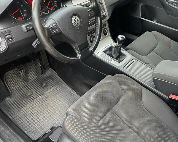 Сірий Фольксваген Пассат, об'ємом двигуна 1.98 л та пробігом 301 тис. км за 5450 $, фото 26 на Automoto.ua