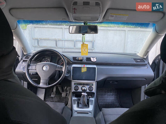 Серый Фольксваген Пассат, объемом двигателя 2 л и пробегом 245 тыс. км за 5600 $, фото 17 на Automoto.ua