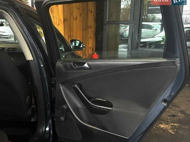 Сірий Фольксваген Пассат, об'ємом двигуна 1.6 л та пробігом 244 тис. км за 6199 $, фото 13 на Automoto.ua