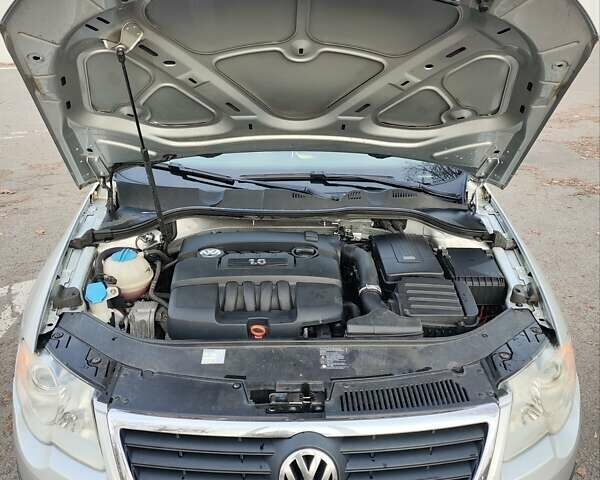 Серый Фольксваген Пассат, объемом двигателя 1.6 л и пробегом 278 тыс. км за 6500 $, фото 6 на Automoto.ua