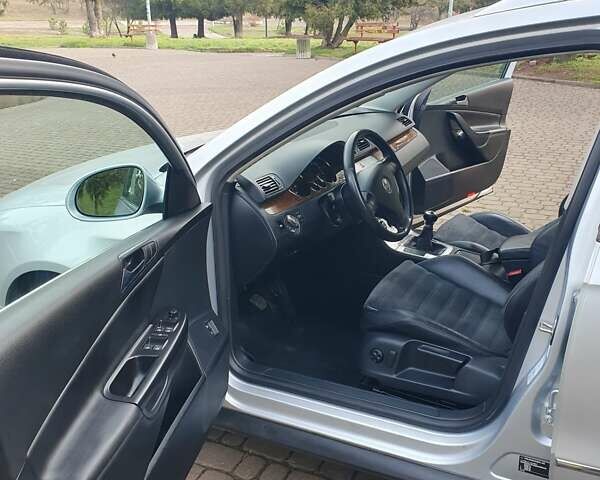 Сірий Фольксваген Пассат, об'ємом двигуна 1.6 л та пробігом 212 тис. км за 5900 $, фото 29 на Automoto.ua