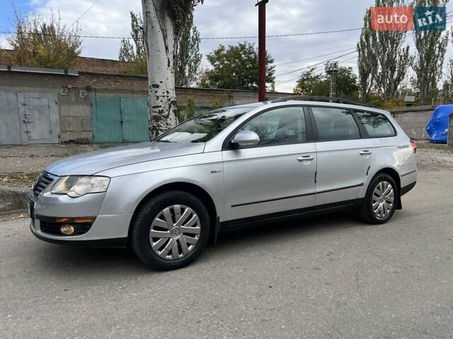 Серый Фольксваген Пассат, объемом двигателя 1.6 л и пробегом 235 тыс. км за 4750 $, фото 13 на Automoto.ua