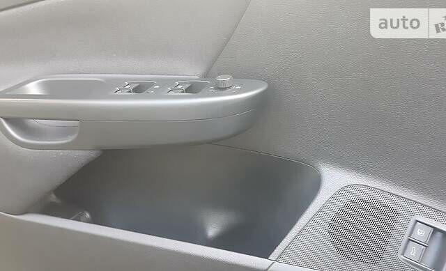 Серый Фольксваген Пассат, объемом двигателя 1.6 л и пробегом 165 тыс. км за 6500 $, фото 19 на Automoto.ua