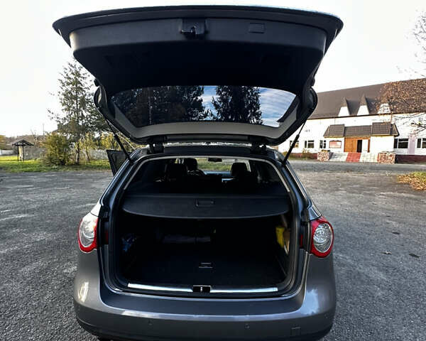 Серый Фольксваген Пассат, объемом двигателя 2 л и пробегом 260 тыс. км за 6500 $, фото 30 на Automoto.ua