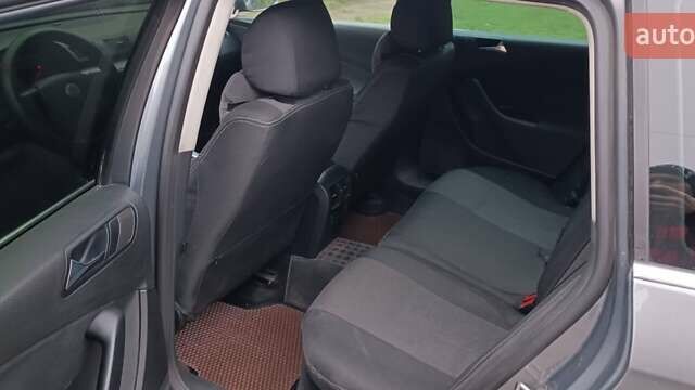 Серый Фольксваген Пассат, объемом двигателя 2 л и пробегом 335 тыс. км за 6000 $, фото 10 на Automoto.ua