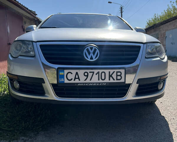 Сірий Фольксваген Пассат, об'ємом двигуна 1.6 л та пробігом 272 тис. км за 5500 $, фото 5 на Automoto.ua