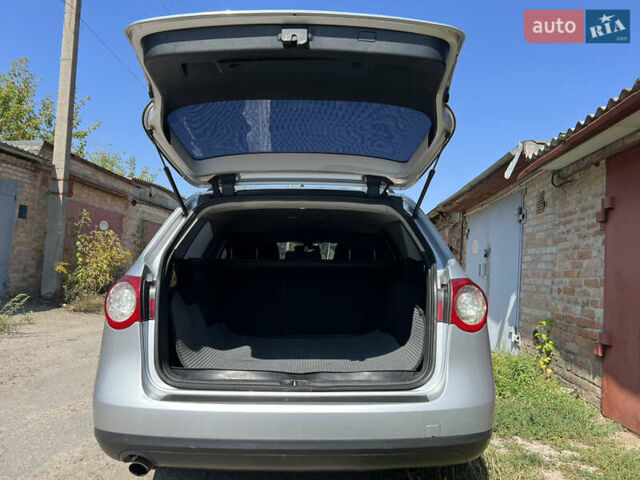 Сірий Фольксваген Пассат, об'ємом двигуна 1.6 л та пробігом 272 тис. км за 5500 $, фото 8 на Automoto.ua