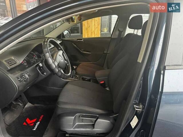 Сірий Фольксваген Пассат, об'ємом двигуна 1.6 л та пробігом 244 тис. км за 6199 $, фото 10 на Automoto.ua