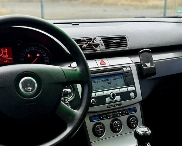 Серый Фольксваген Пассат, объемом двигателя 1.98 л и пробегом 251 тыс. км за 5650 $, фото 22 на Automoto.ua