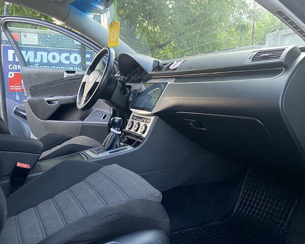 Серый Фольксваген Пассат, объемом двигателя 2 л и пробегом 245 тыс. км за 5600 $, фото 14 на Automoto.ua