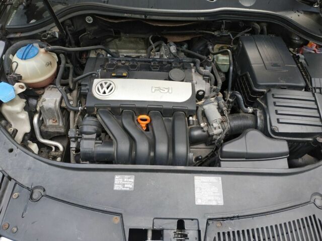 Серый Фольксваген Пассат, объемом двигателя 0 л и пробегом 300 тыс. км за 6300 $, фото 4 на Automoto.ua