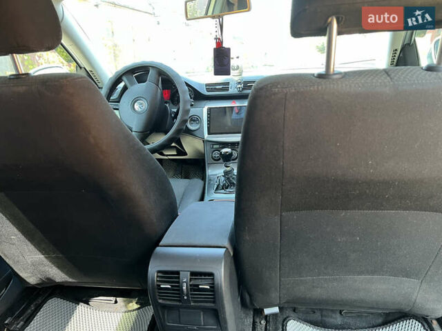 Сірий Фольксваген Пассат, об'ємом двигуна 1.6 л та пробігом 272 тис. км за 5500 $, фото 13 на Automoto.ua