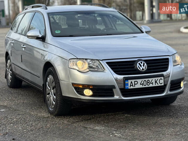 Серый Фольксваген Пассат, объемом двигателя 1.6 л и пробегом 234 тыс. км за 4250 $, фото 2 на Automoto.ua