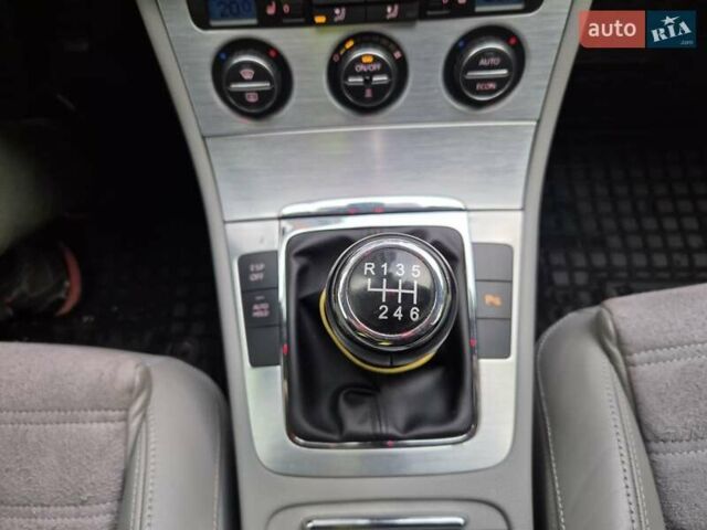 Серый Фольксваген Пассат, объемом двигателя 2 л и пробегом 282 тыс. км за 6300 $, фото 9 на Automoto.ua