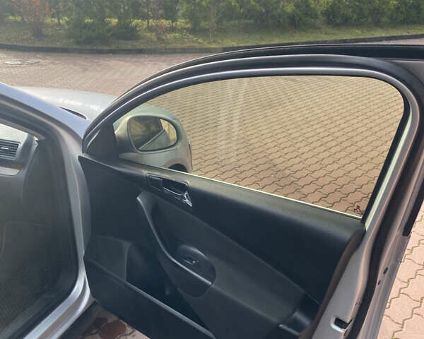 Серый Фольксваген Пассат, объемом двигателя 1.97 л и пробегом 350 тыс. км за 5600 $, фото 11 на Automoto.ua