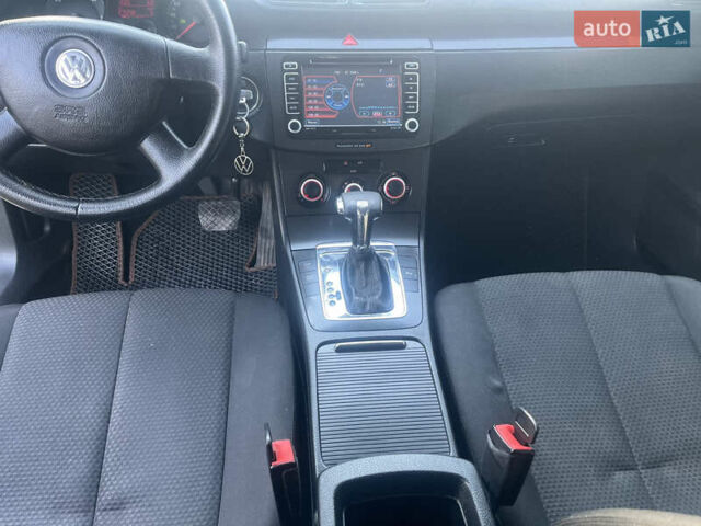 Серый Фольксваген Пассат, объемом двигателя 1.97 л и пробегом 276 тыс. км за 4950 $, фото 20 на Automoto.ua
