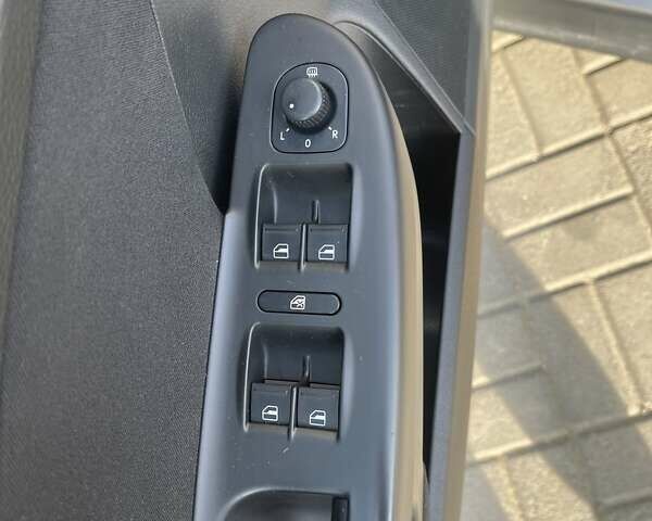 Серый Фольксваген Пассат, объемом двигателя 1.6 л и пробегом 238 тыс. км за 5200 $, фото 8 на Automoto.ua