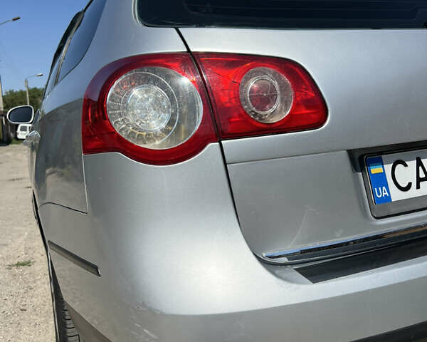 Сірий Фольксваген Пассат, об'ємом двигуна 1.6 л та пробігом 272 тис. км за 5500 $, фото 33 на Automoto.ua