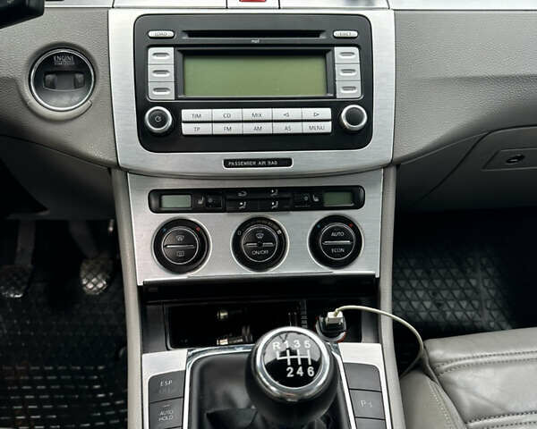 Серый Фольксваген Пассат, объемом двигателя 1.97 л и пробегом 330 тыс. км за 5150 $, фото 6 на Automoto.ua