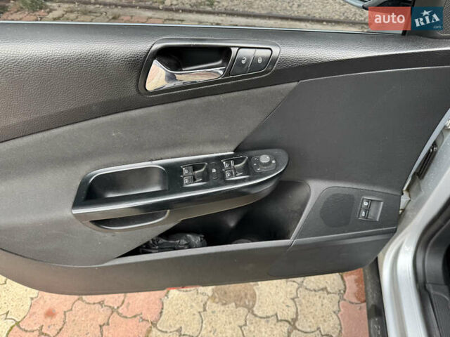 Серый Фольксваген Пассат, объемом двигателя 1.97 л и пробегом 267 тыс. км за 5800 $, фото 2 на Automoto.ua