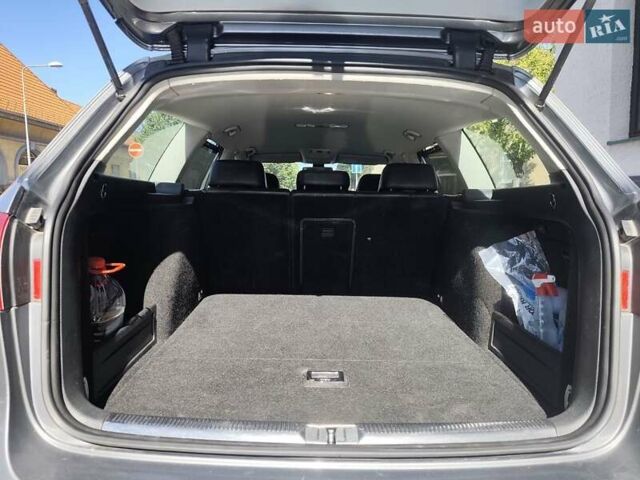 Серый Фольксваген Пассат, объемом двигателя 2 л и пробегом 300 тыс. км за 5200 $, фото 3 на Automoto.ua