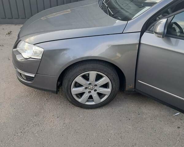 Серый Фольксваген Пассат, объемом двигателя 1.97 л и пробегом 290 тыс. км за 2300 $, фото 5 на Automoto.ua