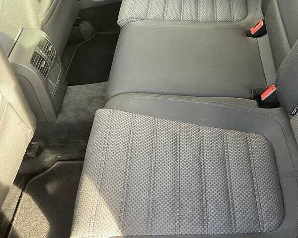 Серый Фольксваген Пассат, объемом двигателя 1.6 л и пробегом 238 тыс. км за 5200 $, фото 18 на Automoto.ua