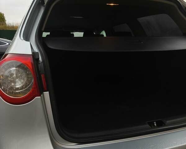 Сірий Фольксваген Пассат, об'ємом двигуна 1.6 л та пробігом 222 тис. км за 5000 $, фото 9 на Automoto.ua