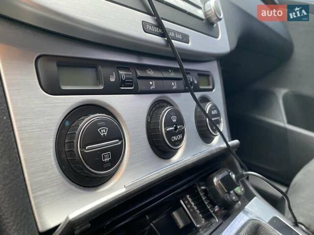 Серый Фольксваген Пассат, объемом двигателя 1.6 л и пробегом 258 тыс. км за 6500 $, фото 33 на Automoto.ua