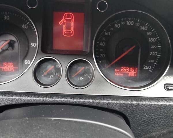 Серый Фольксваген Пассат, объемом двигателя 2 л и пробегом 263 тыс. км за 6700 $, фото 6 на Automoto.ua