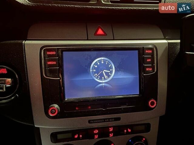 Серый Фольксваген Пассат, объемом двигателя 1.6 л и пробегом 238 тыс. км за 5200 $, фото 16 на Automoto.ua