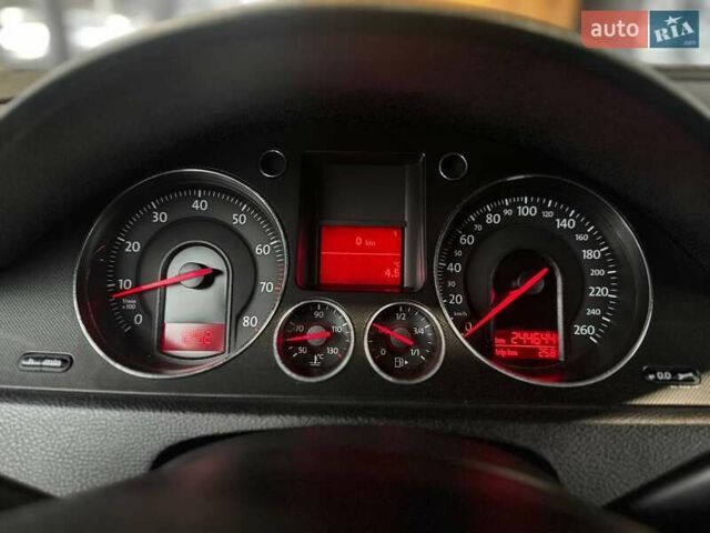 Сірий Фольксваген Пассат, об'ємом двигуна 1.6 л та пробігом 244 тис. км за 6199 $, фото 17 на Automoto.ua