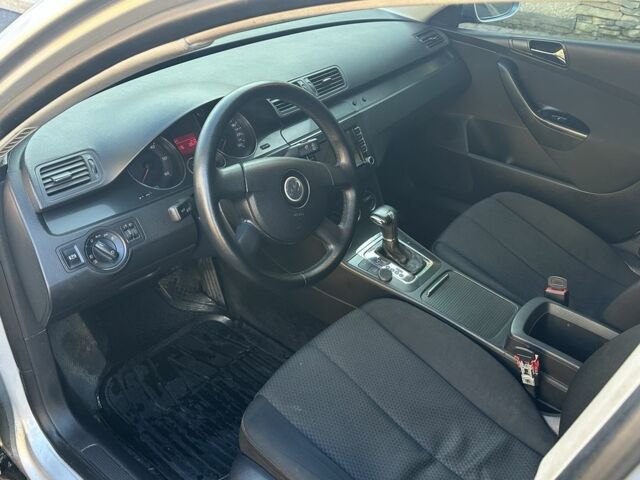 Серый Фольксваген Пассат, объемом двигателя 2 л и пробегом 250 тыс. км за 5300 $, фото 5 на Automoto.ua