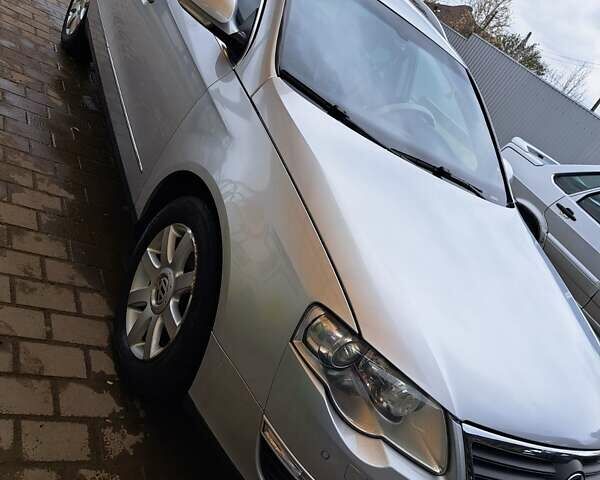 Серый Фольксваген Пассат, объемом двигателя 2 л и пробегом 292 тыс. км за 7000 $, фото 1 на Automoto.ua