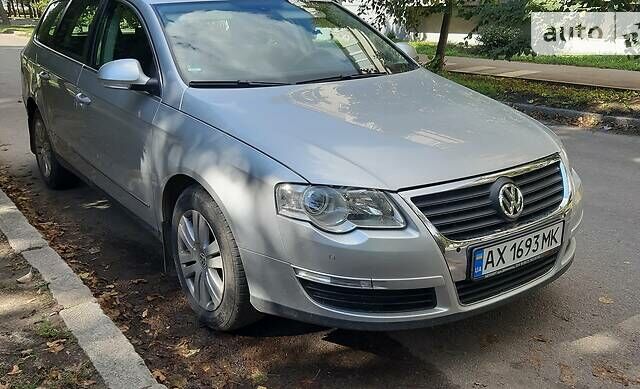 Серый Фольксваген Пассат, объемом двигателя 1.6 л и пробегом 165 тыс. км за 6500 $, фото 2 на Automoto.ua