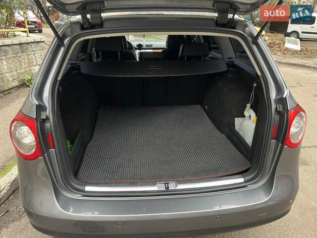 Серый Фольксваген Пассат, объемом двигателя 1.6 л и пробегом 258 тыс. км за 5900 $, фото 7 на Automoto.ua