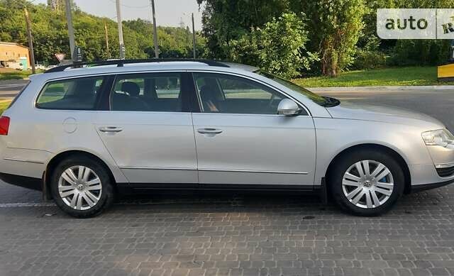 Серый Фольксваген Пассат, объемом двигателя 1.6 л и пробегом 165 тыс. км за 6500 $, фото 5 на Automoto.ua