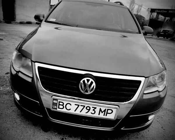 Серый Фольксваген Пассат, объемом двигателя 2 л и пробегом 298 тыс. км за 7700 $, фото 2 на Automoto.ua