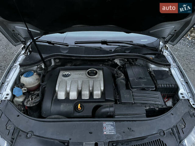 Сірий Фольксваген Пассат, об'ємом двигуна 1.9 л та пробігом 348 тис. км за 4650 $, фото 36 на Automoto.ua