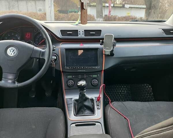 Серый Фольксваген Пассат, объемом двигателя 1.6 л и пробегом 278 тыс. км за 6500 $, фото 17 на Automoto.ua