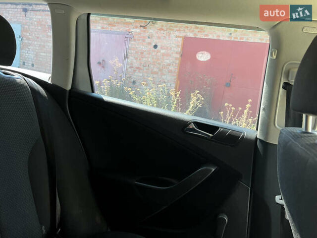 Сірий Фольксваген Пассат, об'ємом двигуна 1.6 л та пробігом 272 тис. км за 5500 $, фото 31 на Automoto.ua