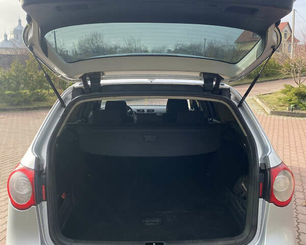 Серый Фольксваген Пассат, объемом двигателя 1.97 л и пробегом 350 тыс. км за 5600 $, фото 16 на Automoto.ua