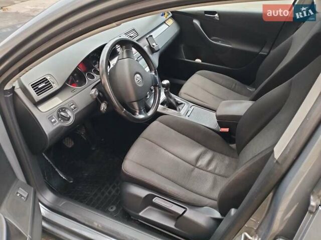 Серый Фольксваген Пассат, объемом двигателя 1.97 л и пробегом 289 тыс. км за 6700 $, фото 8 на Automoto.ua