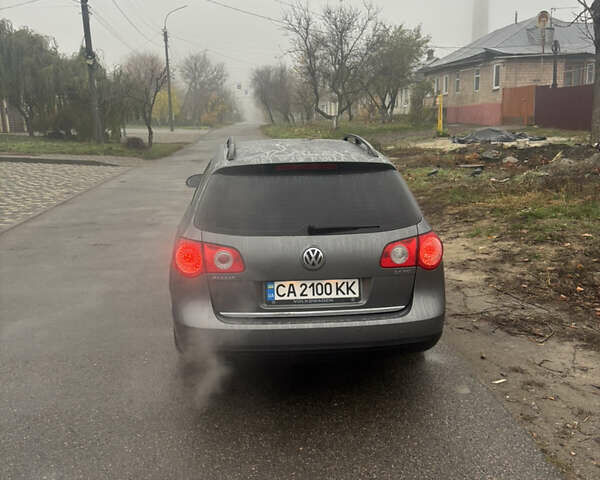 Серый Фольксваген Пассат, объемом двигателя 2 л и пробегом 230 тыс. км за 7500 $, фото 4 на Automoto.ua