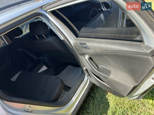 Сірий Фольксваген Пассат, об'ємом двигуна 1.6 л та пробігом 272 тис. км за 5500 $, фото 4 на Automoto.ua