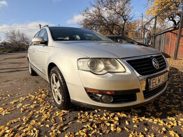 Сірий Фольксваген Пассат, об'ємом двигуна 2 л та пробігом 300 тис. км за 2800 $, фото 9 на Automoto.ua